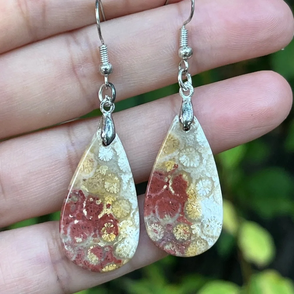 Stainless steel coral‎ jade drop earrings